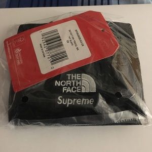 supreme travel wallet